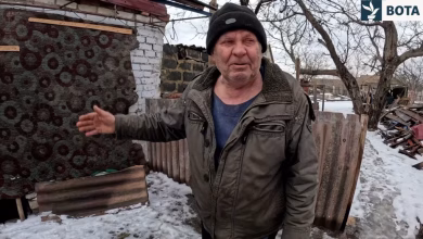 Photo of “U vra këtu”: Pensionisti në Donbas humb familjen gjatë një sulmi rus me dronë