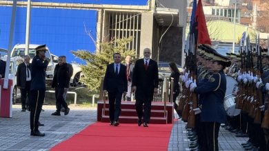 Photo of Kryeministri Kurti pret Ramën në Qeveri