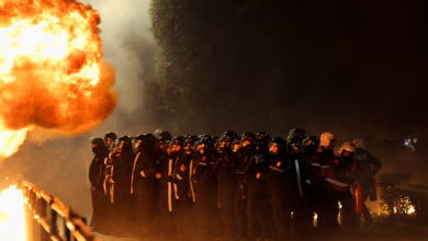 Photo of “Reuters” jehonë protestës së opozitës: Shpërthejnë protesta në Shqipëri për shkak të akuzave për korrupsion