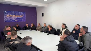Photo of Ziadin Sela në takim me koordinatorët e Nëndegëve në Strugë