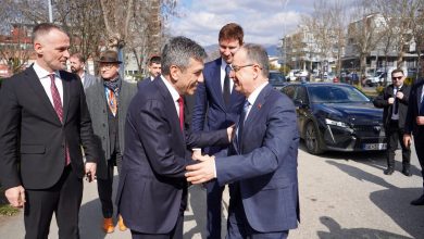 Photo of Mexhiti i shoqëruar nga Arben Fetau pret në Çair presidentin Bajram Begaj