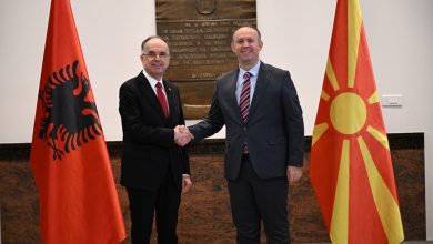 Photo of Gashi pret Presidentin Begaj në Kuvend: Integrimi në BE dhe projektet infrastrukturore në fokus të takimit