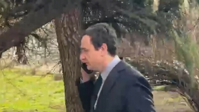 Photo of Pas Abdixhikut, edhe Kurti arrin në Kuvend për takimin mbi presidentin