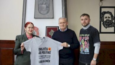 Photo of Përfaqësuesit e “Liria ka Emër” priten nga kryetari Zenun Elezaj në Klinë