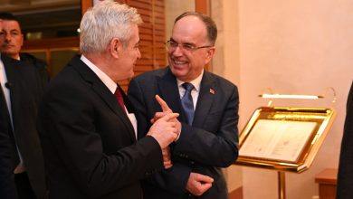 Photo of Ahmeti takon presidentin Begaj: Koordinimi ynë i përbashkët mbetet thelbësor për avancimin e çështjeve që prekin interesin kombëtar dhe shtetërore
