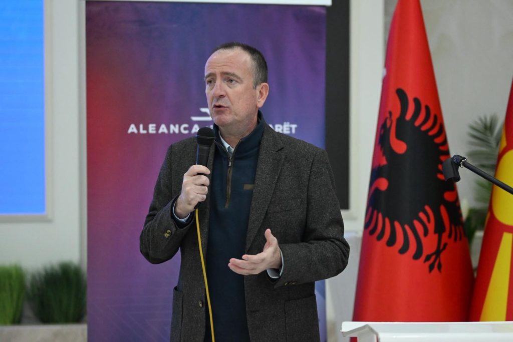 Taravari   Sonte do të jetë një natë e gjatë për ne shqiptarët  të gjithë me sytë nga Haga 