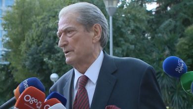 Photo of A do të qëndroni nesër në shesh? Berisha: Skenari i protestës është misteri më i madh