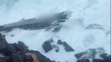 Photo of Video e frikshme – Jahti ndahet në copa pasi bie mbi shkëmbinj