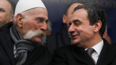 Photo of Kryeministri konfirmon vizitën te Baca Rifat në Prekaz