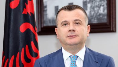 Photo of Fyerjet ndaj shqiptarëve reagon Taulant Balla:”Thirrjet kundër shqiptarëve ishin shumë të rënda dhe po aq të rënda duhet të jenë masat e ndërshkimet