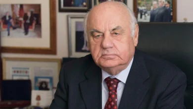 Photo of Me probleme në frymëmarrje, ish-presidenti Alfred Moisiu shtrohet me urgjencë në QSUT, si paraqitet gjendja e tij