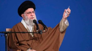 Photo of Udhëheqësi suprem i Iranit largohet nga Teherani pas sulmeve të SHBA-së e Izraelit