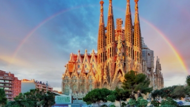 Photo of Kisha më e lartë në botë/ Sagrada Familia përfundon kullën qendrore pas 144 vitesh ndërtimi