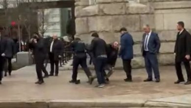 Photo of Rojet e sigurisë së Presidentit të Azerbajxhanit sulmojnë protestuesit në Uashington
