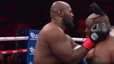 Photo of Boks/Ndodh edhe kjo, Miller goditet nga kundërshtari… ‘i fluturon’ parrukja dhe ai e hedh tutje….(VIDEO)