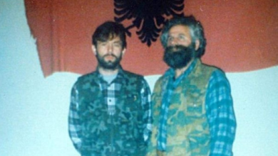 Photo of Rexhep Selimi: Të qenit bashkëluftëtar me Adem Jasharin, nderi më i madh i jetës sime!