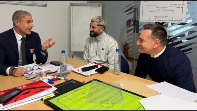 Photo of Drejt playoff-it të Botërorit, trajneri Sylvinho dhe stafi teknik ndjekin nga afër futbollistët kuqezinj