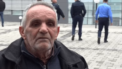 Photo of “Atë ditë në Izbicë s’ka pasë dasëm, por janë masakruar 137 veta”, familjari i zhgënjyer me uljen e dënimit ndaj Alidemajt