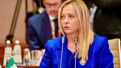 Photo of Kryeministrja italiane Meloni i quan protestuesit anti-olimpikë armiq