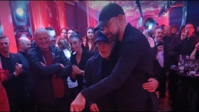 Photo of FOTO/Ditëlindja e 80 e Partizanit, Presidenti Demi dhe Olsi Rama presin së bashku tortën…