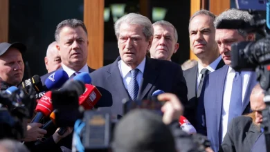 Photo of Berisha njofton protestën e radhës: Më 22 mars, të gjithë në rrugët e Tiranës