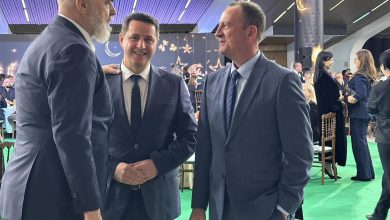 Photo of Valbon Limani dhe Arben Taravari mysafir të Edi Ramës për iftarë