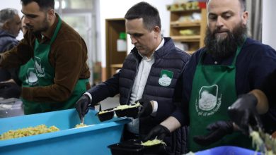 Photo of Kasami shpërndan mbi 1200 iftare për familjet në nevojë dhe studentët gjatë Ramazanit