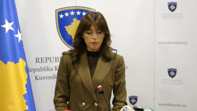Photo of Haxhiu shpreh keqardhje për ekspozitën skandaloze për masakrat, thotë se vendimi për financim është marrur në kryesinë e Kuvendit