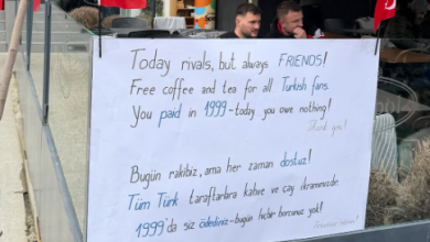 Photo of Kafe falas për tifozët turq, restoranti në Prishtinë me gjest simbolik: Borxhin e keni larë në 1999