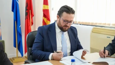 Photo of Fazliu: Rriten pagat e punonjësve në Librat Amë, nënshkruhet marrëveshja kolektive