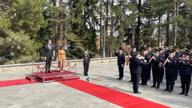 Photo of Rute pritet me ceremoni shtetërore në Shkup nga presidentja Gordana Siljanovska Dafkova