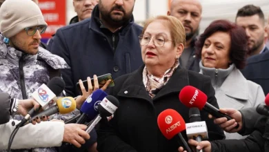 Photo of Janevska: Mësuesit do të jenë në detyrë në korridoret dhe oborret e shkollave