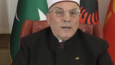 Photo of Fetahu uron Fitër Bajramin: Është dita kur duhet të hapim zemrat tona, të falim njëri-tjetrin dhe të forcojmë lidhjet familjare dhe shoqërore