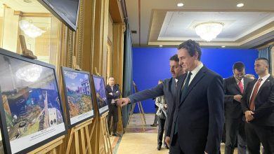 Photo of Kurti në hapjen e ekspozitës “Tri ditë që ndryshuan historinë”
