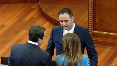 Photo of Drama për presidentin: Kushtetuesja deklarohet për Klanin, kur merret vendimi ndaj kërkesës së Haxhiut?