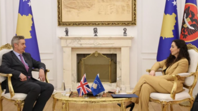 Photo of Ambasadori britanik takon Osmanin: Bisedimet konstruktive, thelbësore për të gjetur zgjidhje