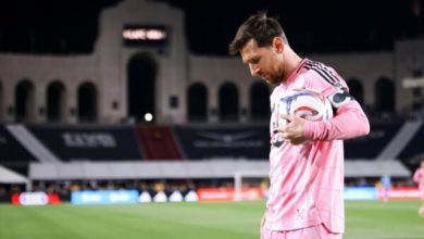 Photo of Messi kalon Pelen: Shënon golin e 71-të nga goditjet e lira