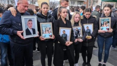 Photo of Prindërit e viktimave nga zjarri në “Pulse”: Nuk duam hakmarrje por drejtësi, fajtorët të ulen në bankën e të akuzuarve