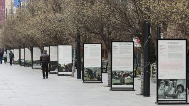 Photo of Ekspozita për masakrat në Kosovë, OVL e UÇK-së proteston para Kuvendit