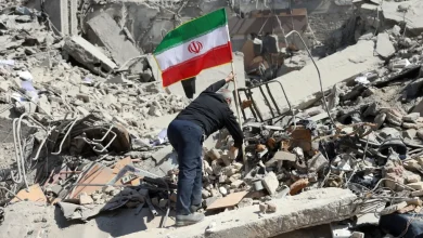 Photo of “Postblloqe dhe radhë për bukë…”, frikë në Iran teksa sulmet SHBA-Izrael intensifikohen