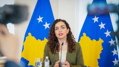 Photo of Osmani kujton masakrat në Pastaselë dhe Burim: Pa drejtësi, nuk ka paqe të qëndrueshme