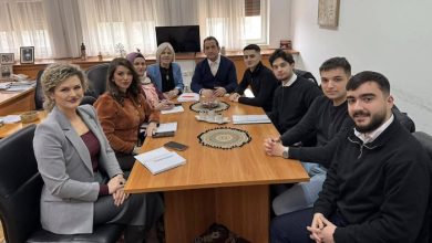 Photo of Qoku: VLEN në krah të studentëve për provimin e jurisprudencës në shqip