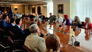 Photo of Mickoski takohet me maqedonasit në Serbi: Mesazh për unitet dhe bashkëpunim institucional