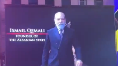 Photo of Ismail Qemali e Nënë Tereza shfaqen në sheshin më të famshëm në botë (VIDEO)