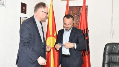 Photo of Atashehu austriak për çështje sociale z. Harald Breza-Fuger viziton Çashkën, mikëpriten nga kryetari Suat Shaqiri