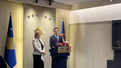 Photo of Kurti dhe Rushiti gënjyen publikisht, Ambasada Britanike mohon se ka përkrahur kandidaten e VV-së
