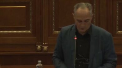 Photo of Ekspozita e Shkëlzen Gashit, deputeti Hasani: S’është gabim, por prezantim i deklarimit të UDB-së