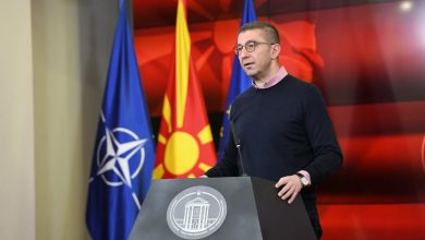 Photo of Çka paralajmëron Mickoski me lëtë qëndrim ndaj protestës së studentëve: E rëndësishme të thuhet se arsimimin e kanë në gjuhën e tyre