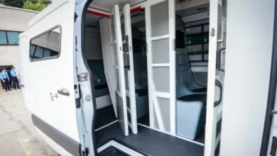 Photo of Maqedonia pranon nga Holanda furgonë të specializuar për transportin e të burgosurve dhe emigrantëve
