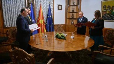 Photo of Mitreska dhe Veliçkovski zëvendësguvernatorë, bënë betimin solemn në Kuvendin e RMV-së